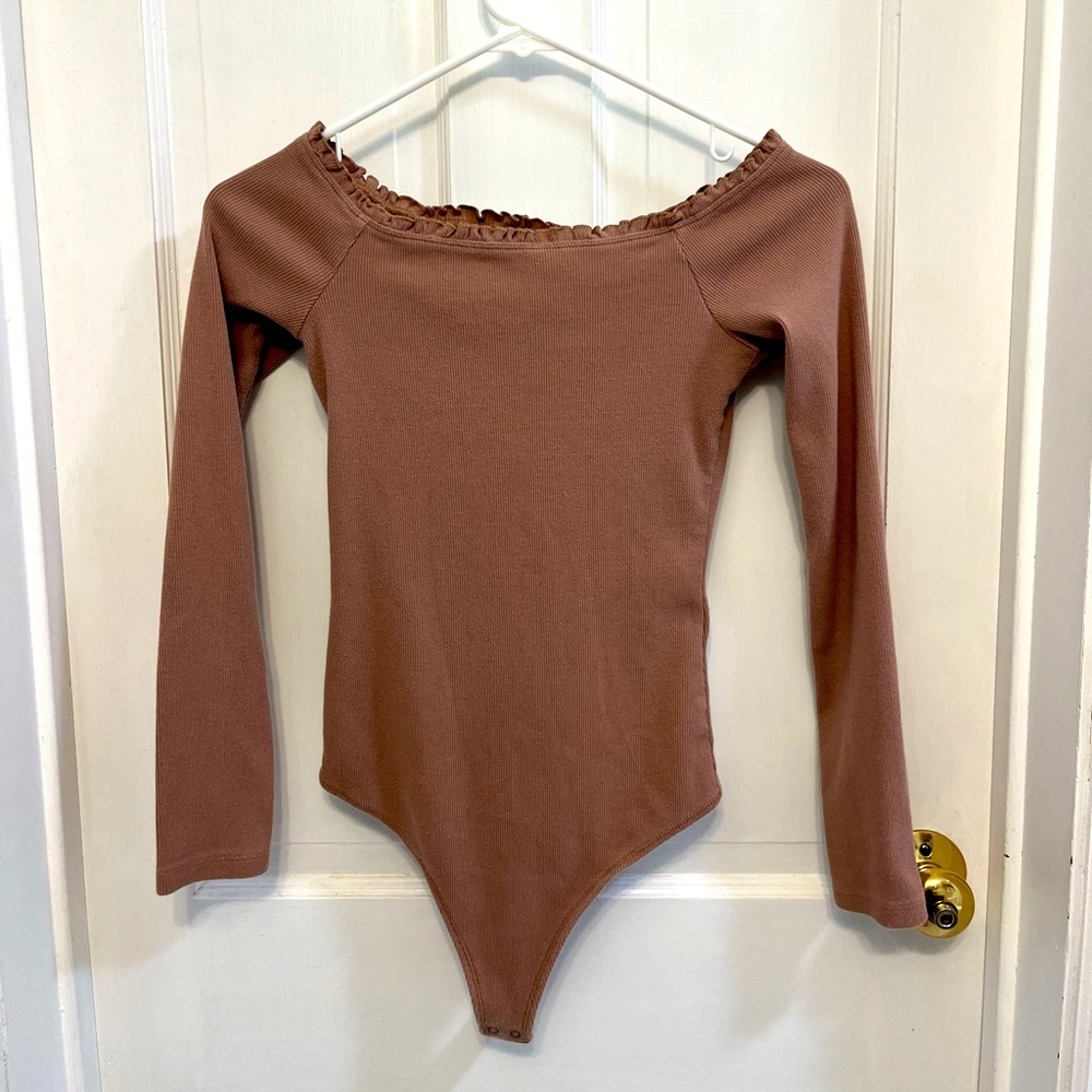 A&F off the shoulder ribbed bodysuit